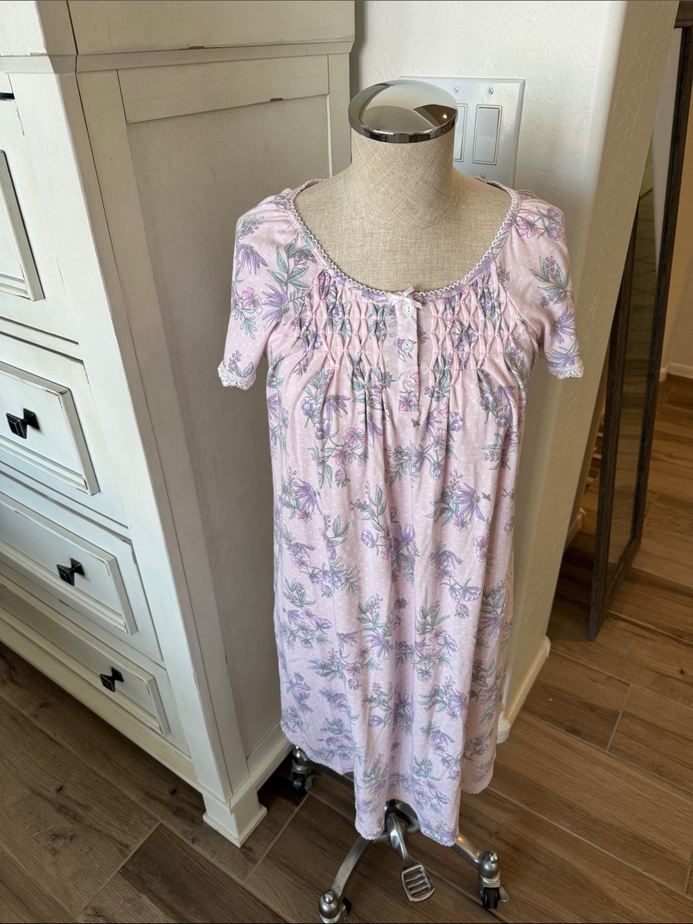 Miss Elaine S nightgown